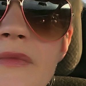 Meet your Posher, Jenelle